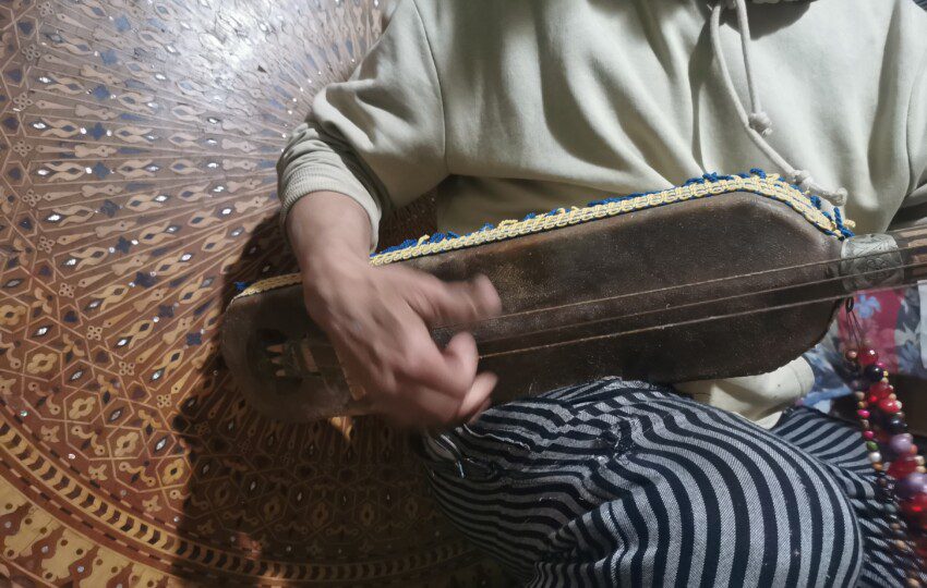 Leçon de musique Gnaoua - Voyage Maroc sur-mesure - Geiss Voyages